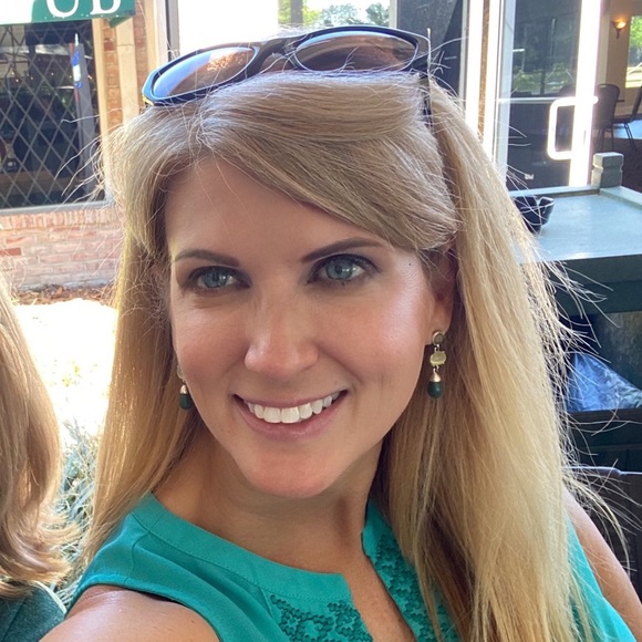 Meet your Posher, Tricia - Picture 1 of 1